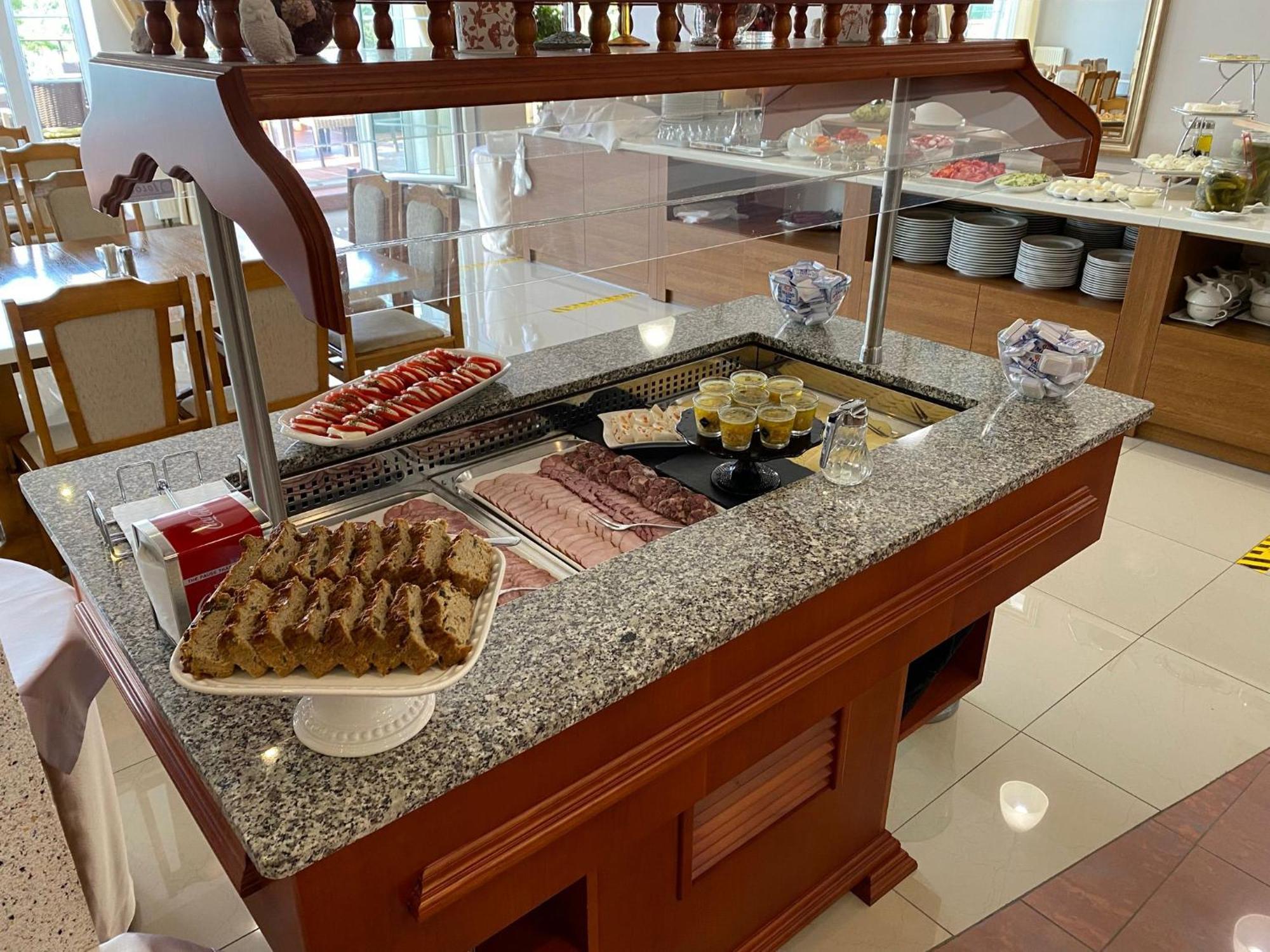 Eva Hotel Mragowo Bagian luar foto