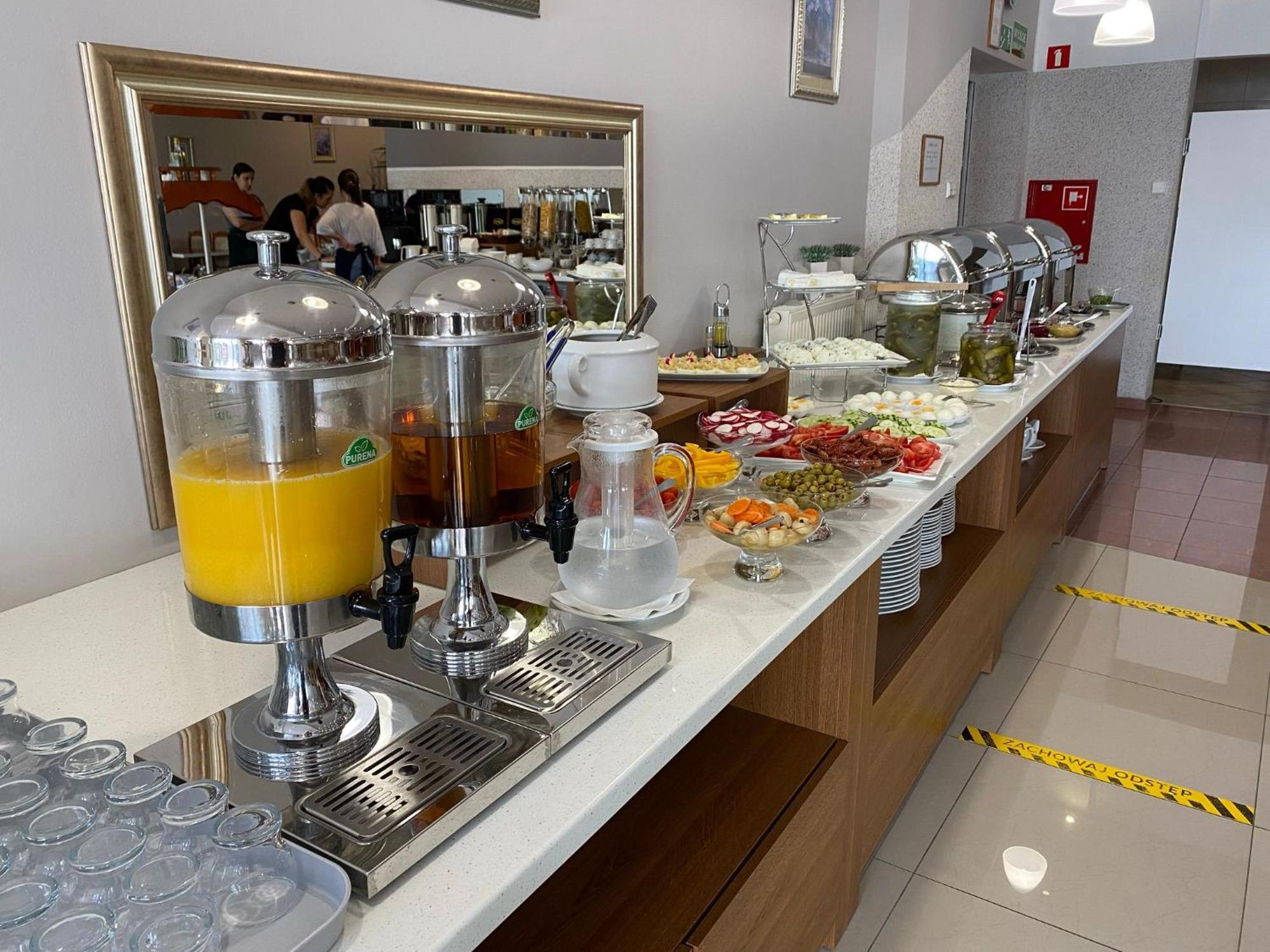 Eva Hotel Mragowo Bagian luar foto