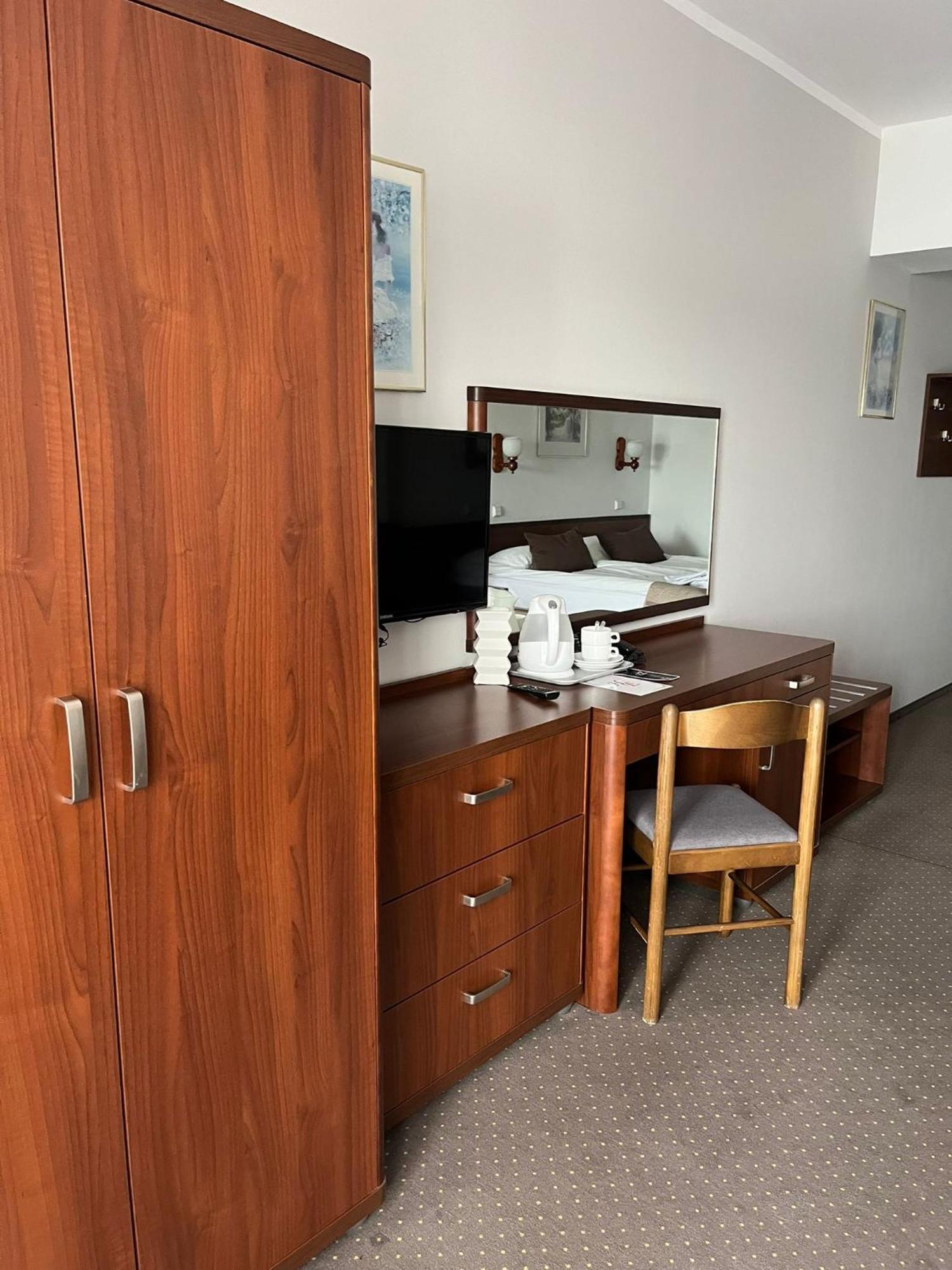 Eva Hotel Mragowo Bagian luar foto