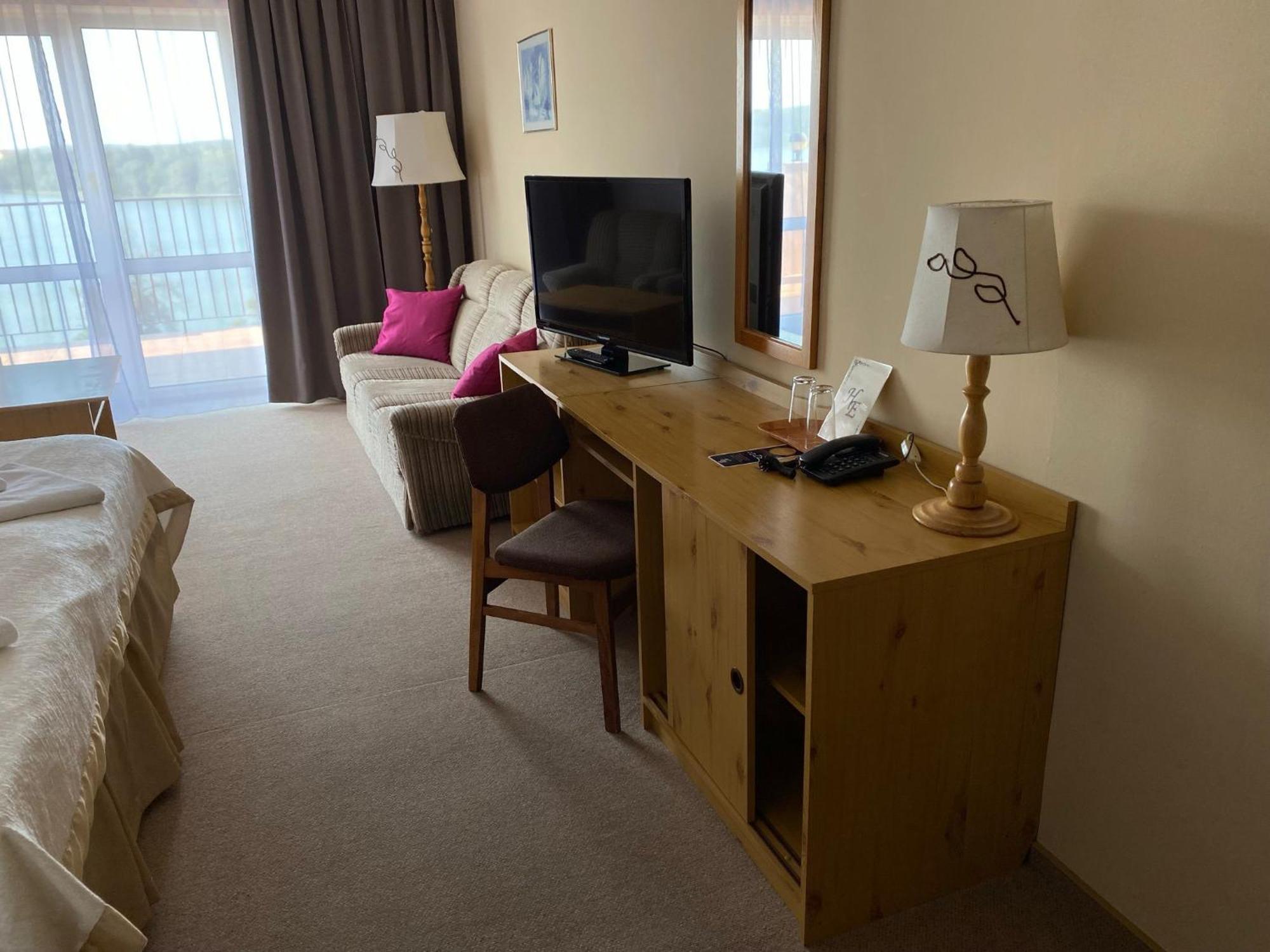 Eva Hotel Mragowo Bagian luar foto