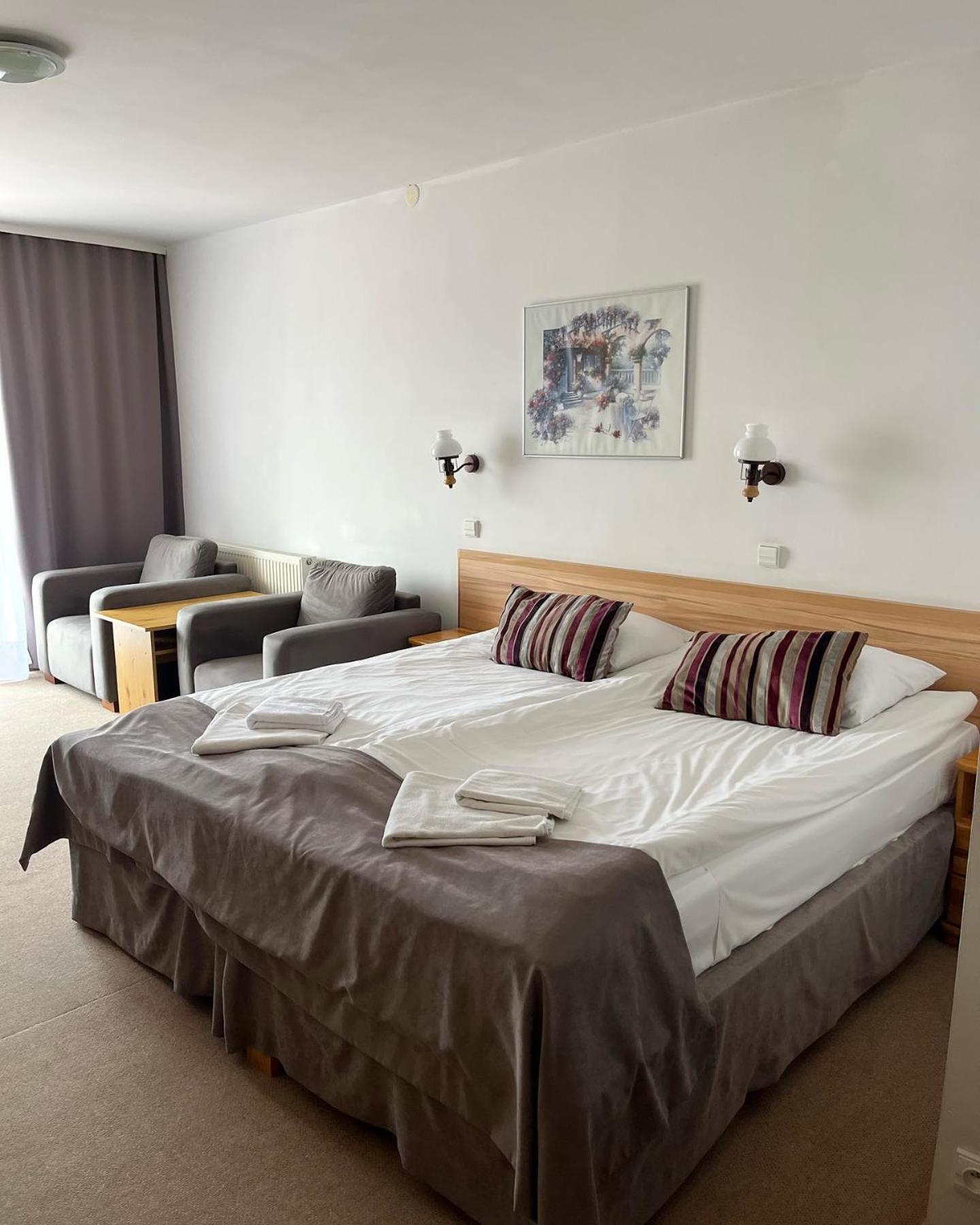 Eva Hotel Mragowo Bagian luar foto