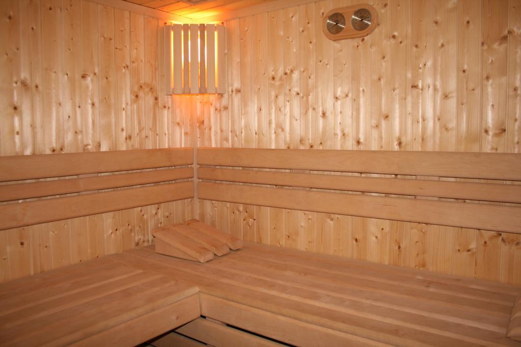 Eva Hotel Mragowo Bagian luar foto